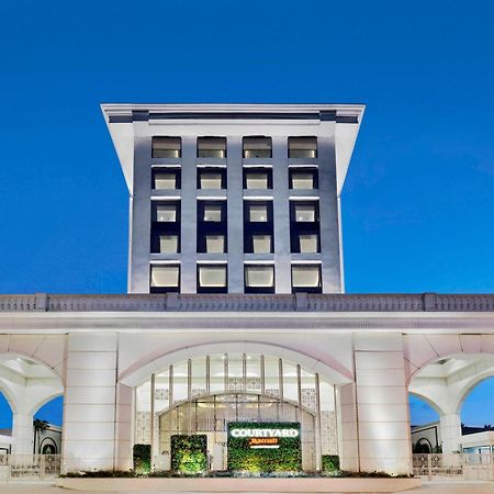 คอร์ตยาร์ด บาย แมริออท เบงกาลูรู เฮบบัล Hotel บังกาลอร์ ภายนอก รูปภาพ