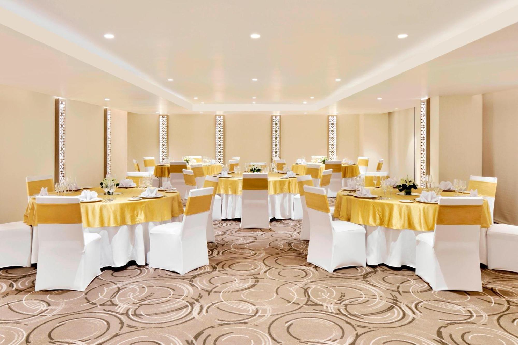 คอร์ตยาร์ด บาย แมริออท เบงกาลูรู เฮบบัล Hotel บังกาลอร์ ภายนอก รูปภาพ