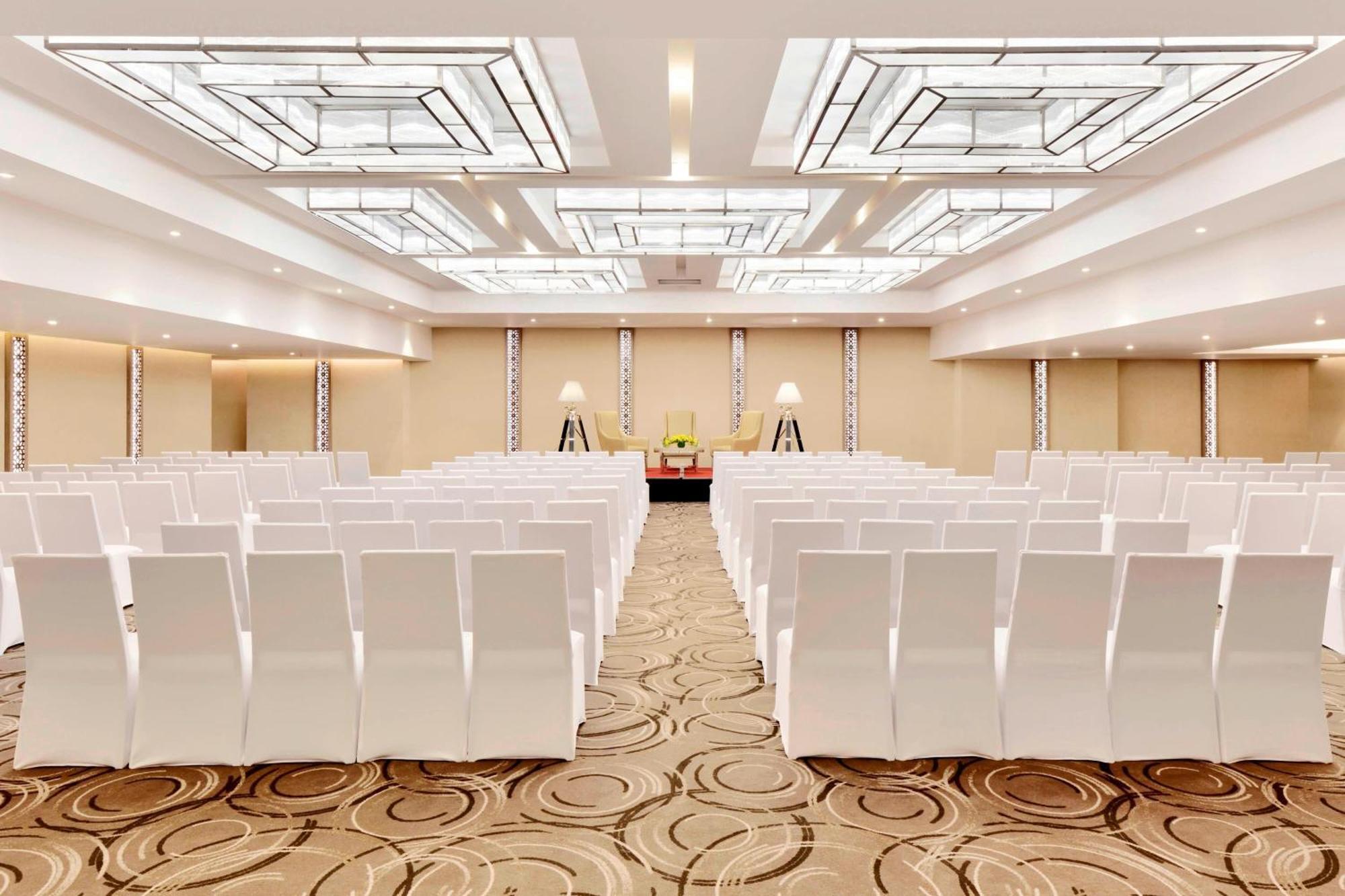 คอร์ตยาร์ด บาย แมริออท เบงกาลูรู เฮบบัล Hotel บังกาลอร์ ภายนอก รูปภาพ