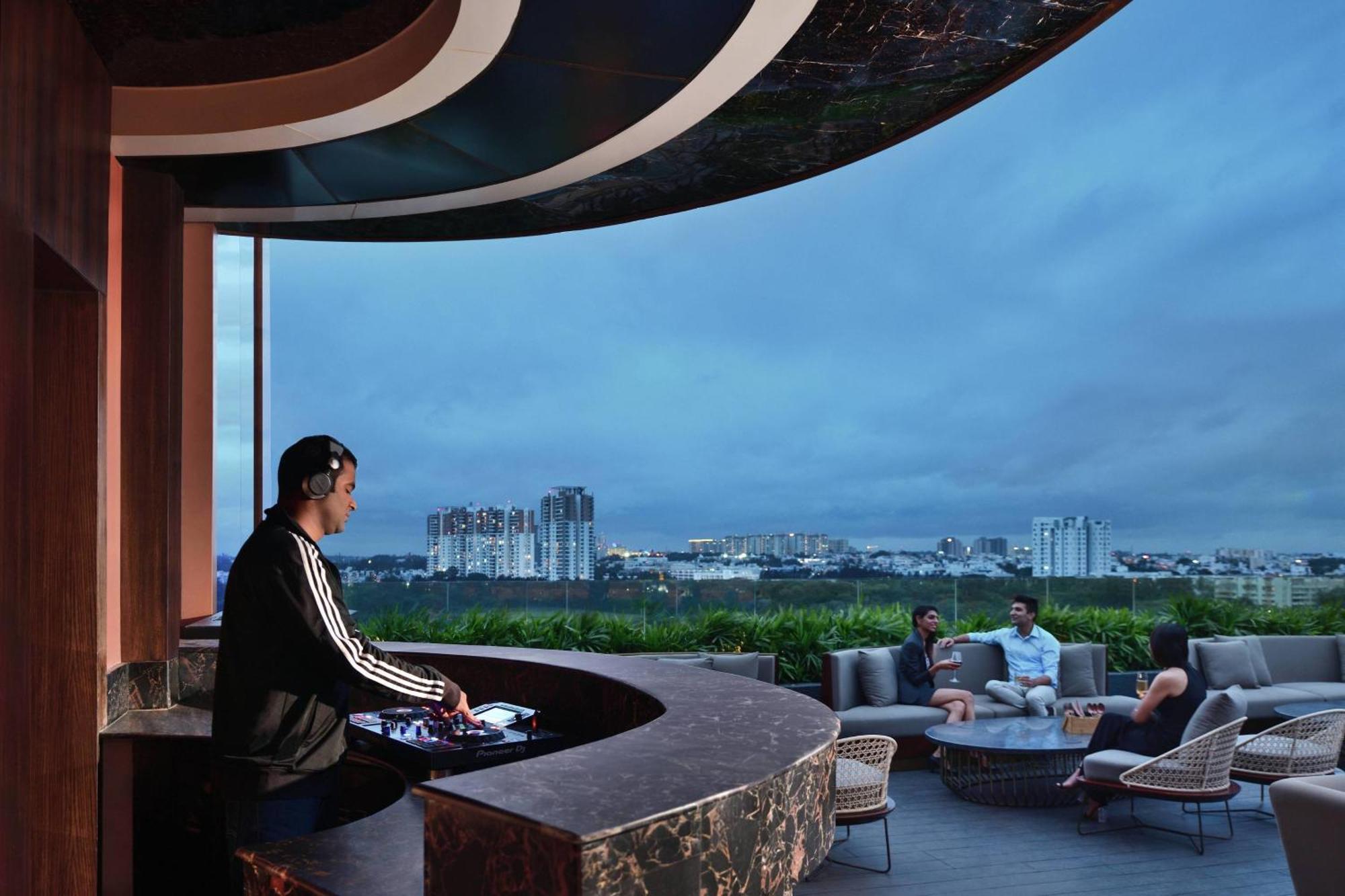 คอร์ตยาร์ด บาย แมริออท เบงกาลูรู เฮบบัล Hotel บังกาลอร์ ภายนอก รูปภาพ